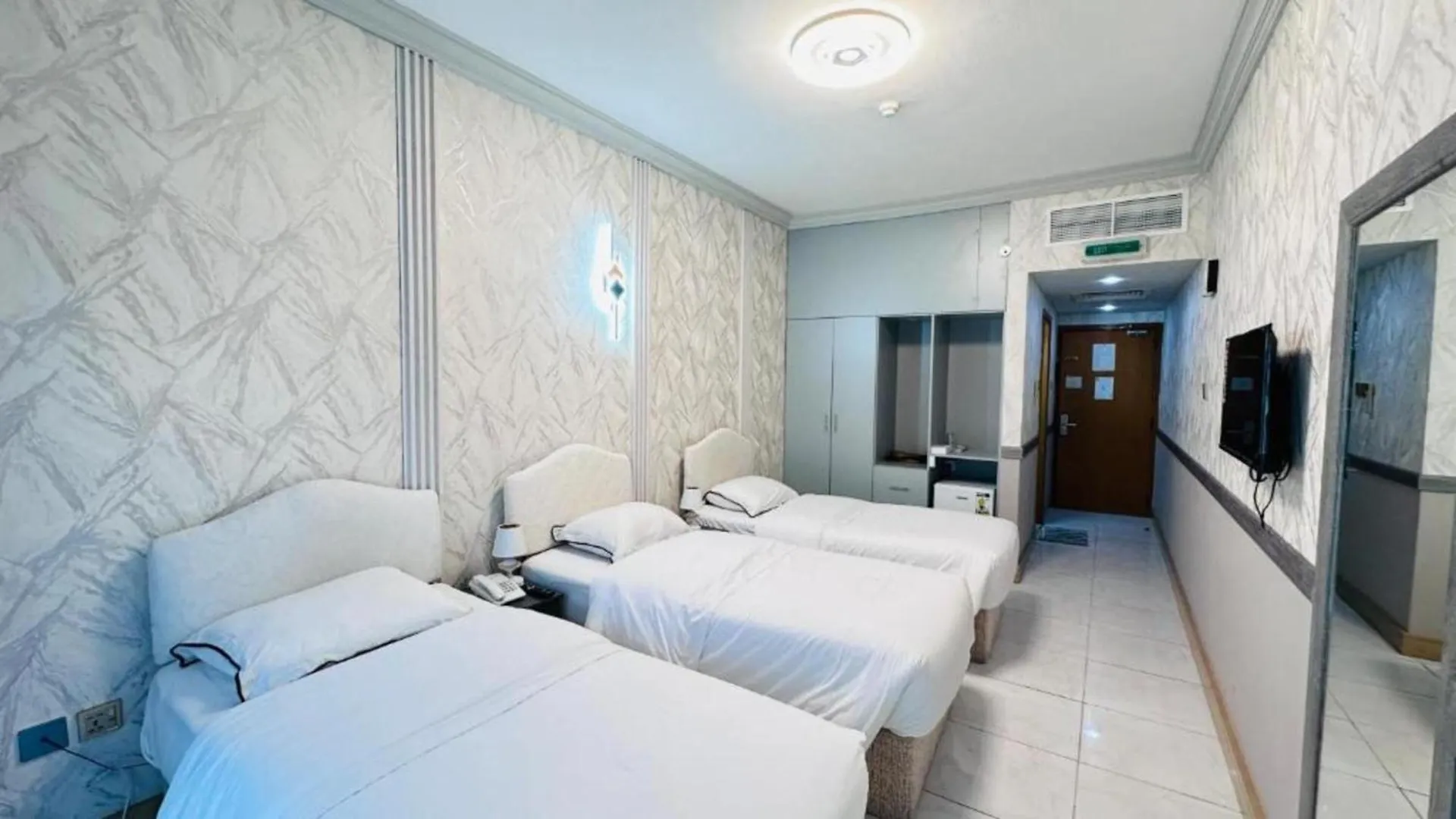 Belvilla Luxury Marino Near Deira Clock Tower Dubaj 4*,